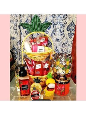 BAHAMAS PASSIONFRUIT & BANANA FLOWER BATH & BODY BASKET WASH SOAP CREAM MIST NEW